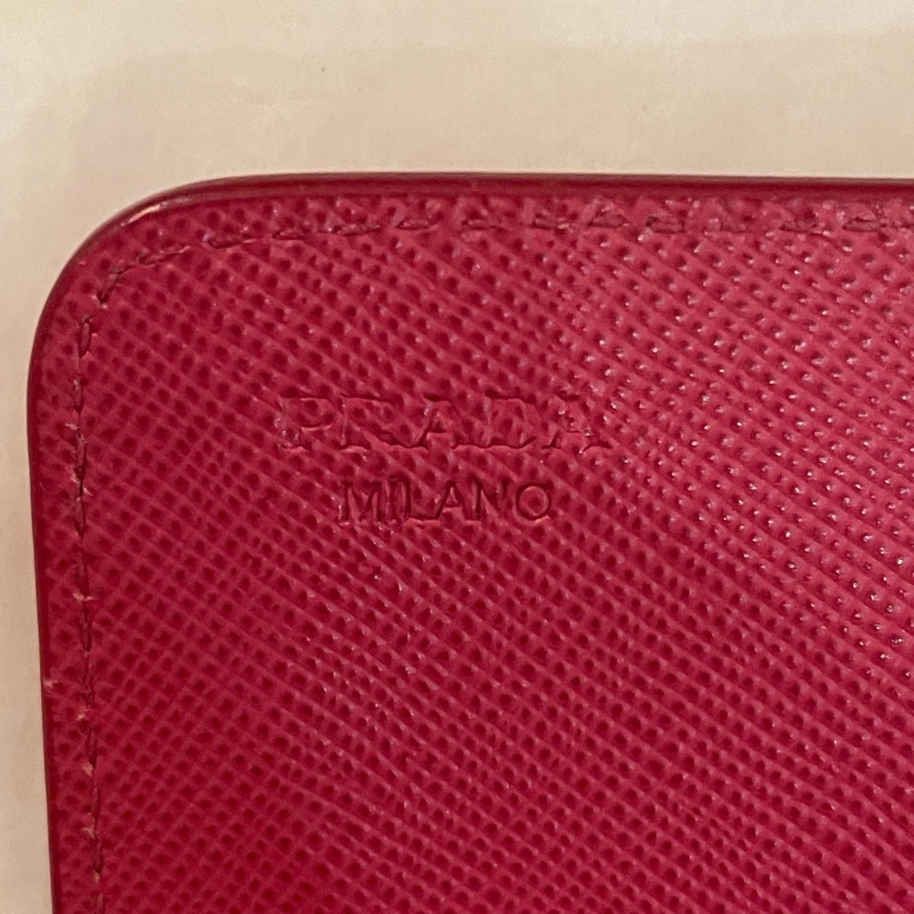 Prada pink  Leather Clutch or card holder - Picture 6 of 11